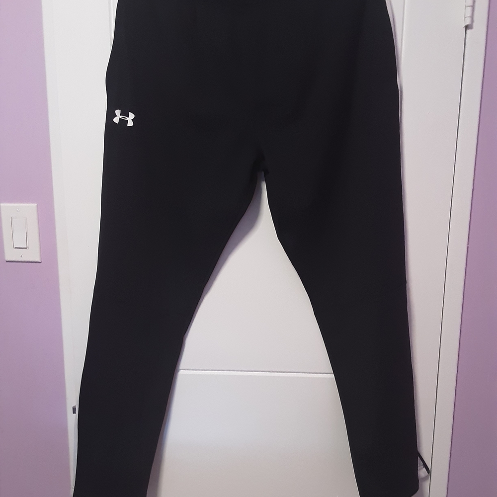 Never Worn Under Armour Black Athletic Pants